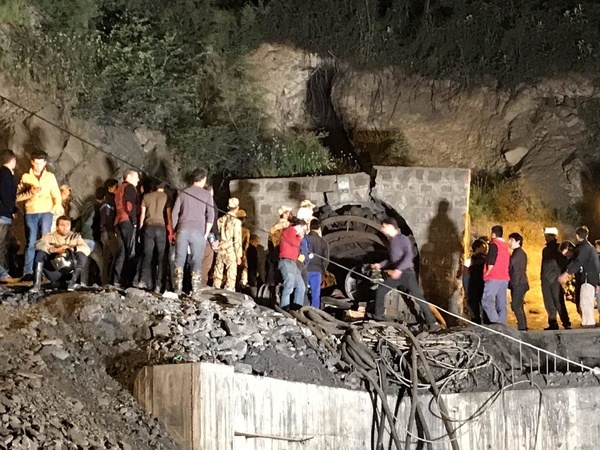 امکان عملیات امدادرسانی به کارگران معدن آزاد شهر تا چهار روز دیگر امکان عملیات امدادرسانی به کارگران معدن آزاد شهر تا چهار روز دیگر
