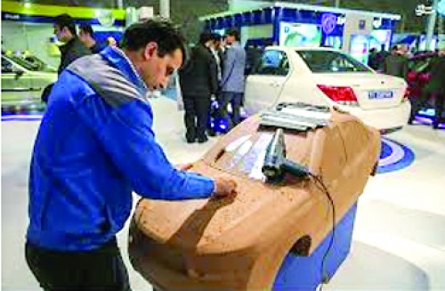 ایران خودرو پیشگام در توسعه ارتباط با دانشگاه