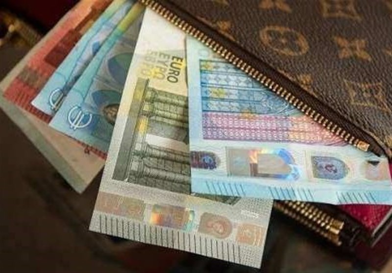 قیمت ارز مسافرتی امروز ۹۷/۰۹/۱۷| یورو ۱۳۲۳۵ تومان شد
