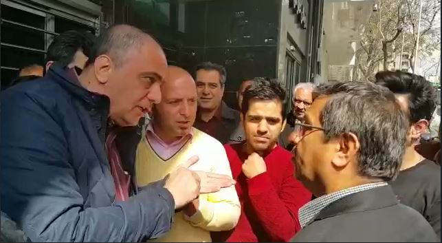 بازدید سرزده همتی از صرافی های منتخب بانکی