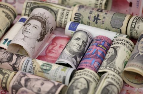 قیمت ارز با مدیریت و کنترل بانک مرکزی کاهش می یابد