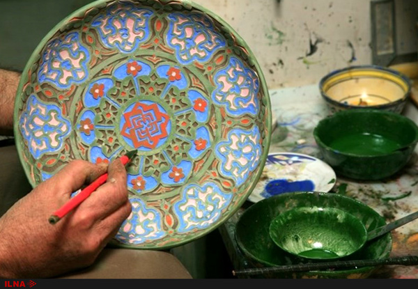 لعاب‌های رنگی سفال و سرامیک چگونه ساخته می‌شوند