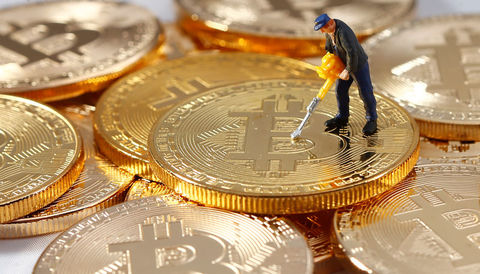 تولید بیت‌کوین در دست بررسی کمیسیون‌های هیات دولت