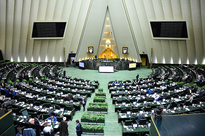 بررسی تحولات صنعت نفت در نشست زنگنه با فراکسیون ولایی مجلس بررسی تحولات صنعت نفت در نشست زنگنه با فراکسیون ولایی مجلس