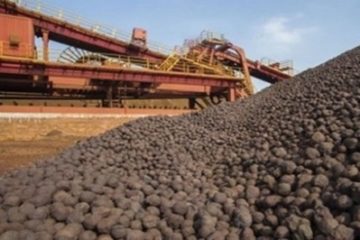 قیمت سنگ آهن افتاد