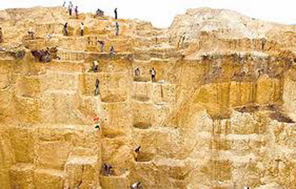 سرمایه گذاری ۱۴۵ میلیارد و ۵۰۰ میلیون تومانی برای کارخانه طلای هیرد نهبندان