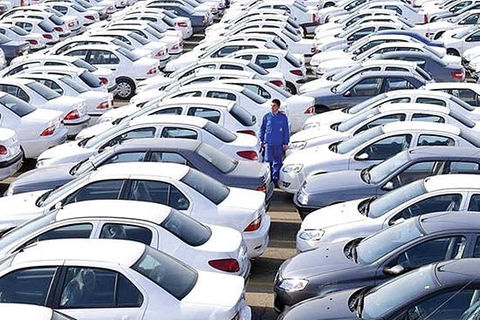 فرمان بازار خودرو دست چه کسی است؟