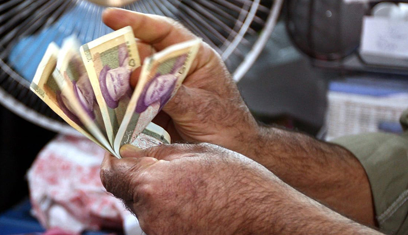 دولت باید به اقشار آسیب پذیر جامعه کنونی کمک کند