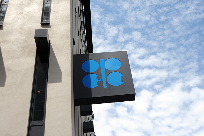 قیمت سبد نفتی اوپک همچنان در کانال ۲۰ دلار