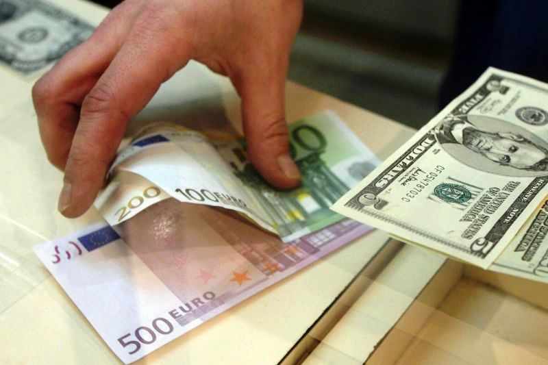 ظرفیت صادرات اقلام بهداشتی به کشورهای همسایه تا یک و نیم میلیارد دلار افزایش می یابد/ به زودی رفع تعهد ارزی 99 از سوی وزرا تعیین می شود / برگزاری رویدادهای تجاری به صورت مجازی