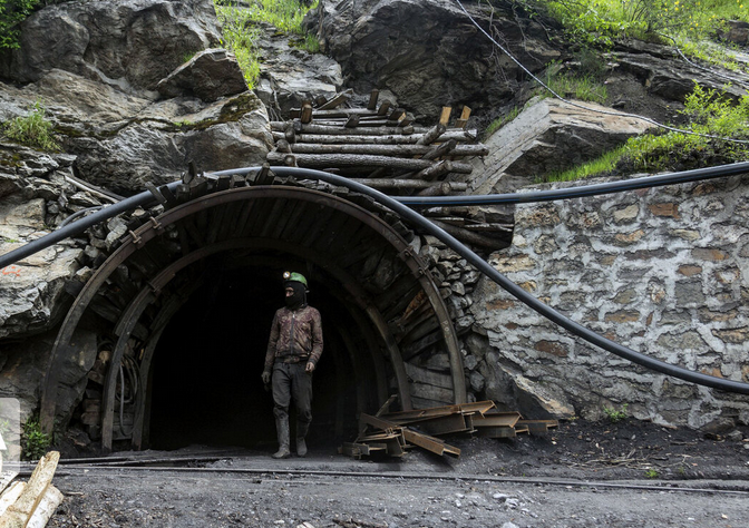 محدودیت‌های زیست محیطی و زیرساختی مشکل توسعه معادن سمنان