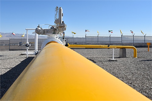 اولین کشتی LNG سوز جهان راهی دریا شد