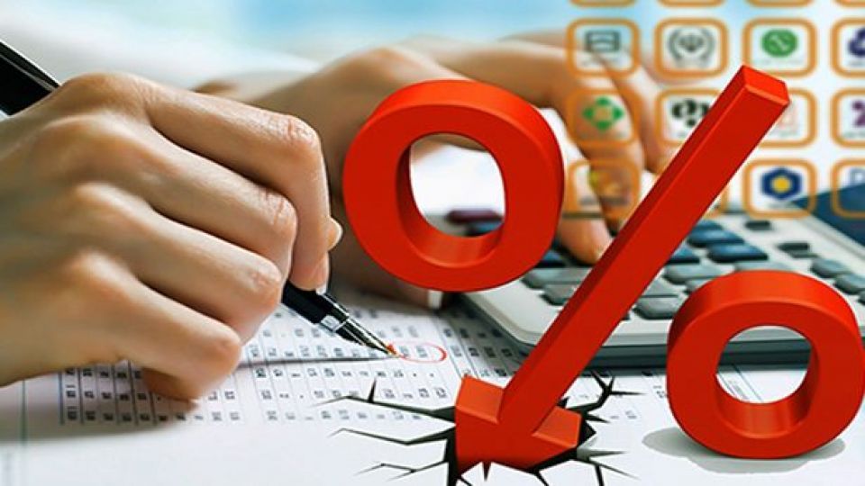 بخش خصوصی برای حل مشکلات اقتصادی راهکار دارد/صادرات غیرنفتی باید جایگزین نفت شود تا ارز موردنیاز کشور تامین شود بخش خصوصی برای حل مشکلات اقتصادی راهکار دارد/صادرات غیرنفتی باید جایگزین نفت شود تا ارز موردنیاز کشور تامین شود