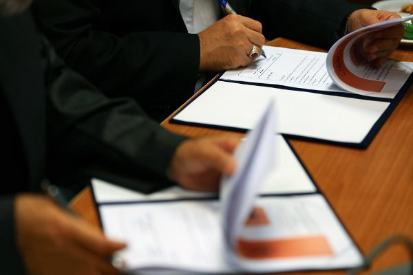 تفاهم نامه همکاری شرکت سنگ آهن مرکزی ایران و شرکت صبا فولاد خلیج فارس امضا شد
