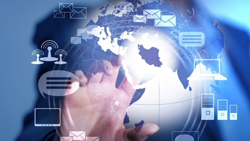 نظام بانکی، سیستم حمل‌ونقل و قوانین تجاری کشور باید به‌روز شود