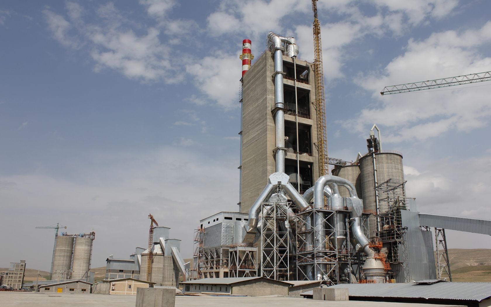 No Concrete Solution for Cement Industry Crisis