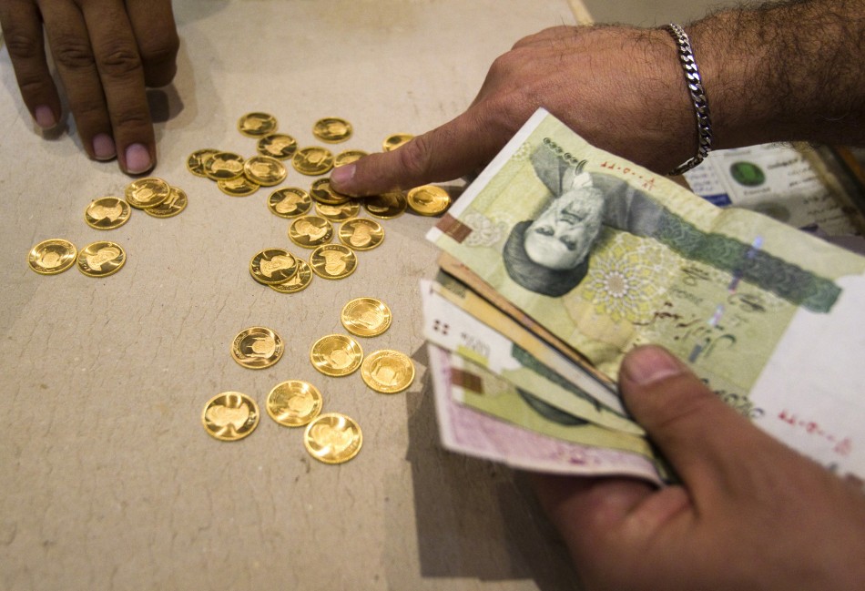 Gold Prices Higher in Tehran Market as Dollar Continues Rally