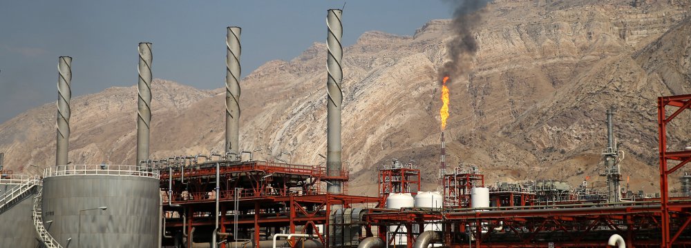 Iran: $5 Billion in Oil, Gas Recovery Projects Planned for 2 Years