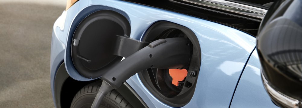 Battery Cost Could Put the Brakes on Electric Car Sales