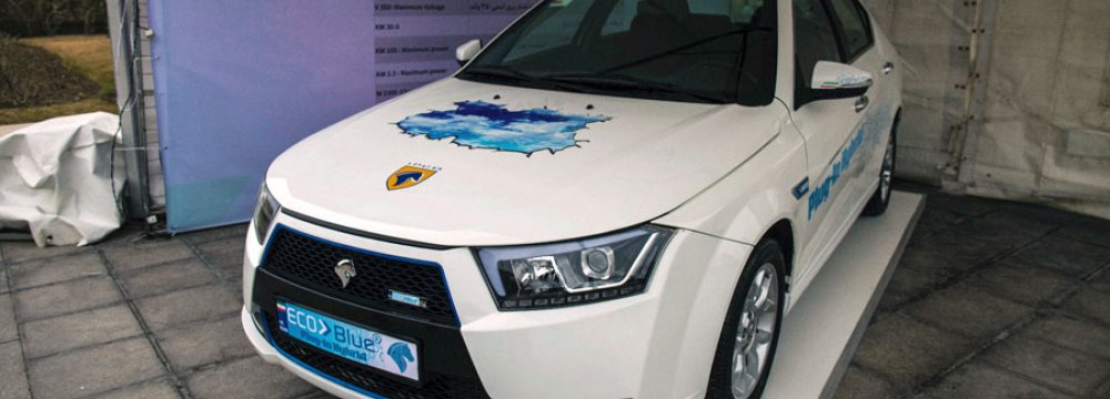 Iran Khodro Unveils Hybrid Electric Vehicle