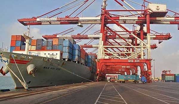 Iran’s Non-Oil Exports from Shahid Rajaei Port Spike by 10%