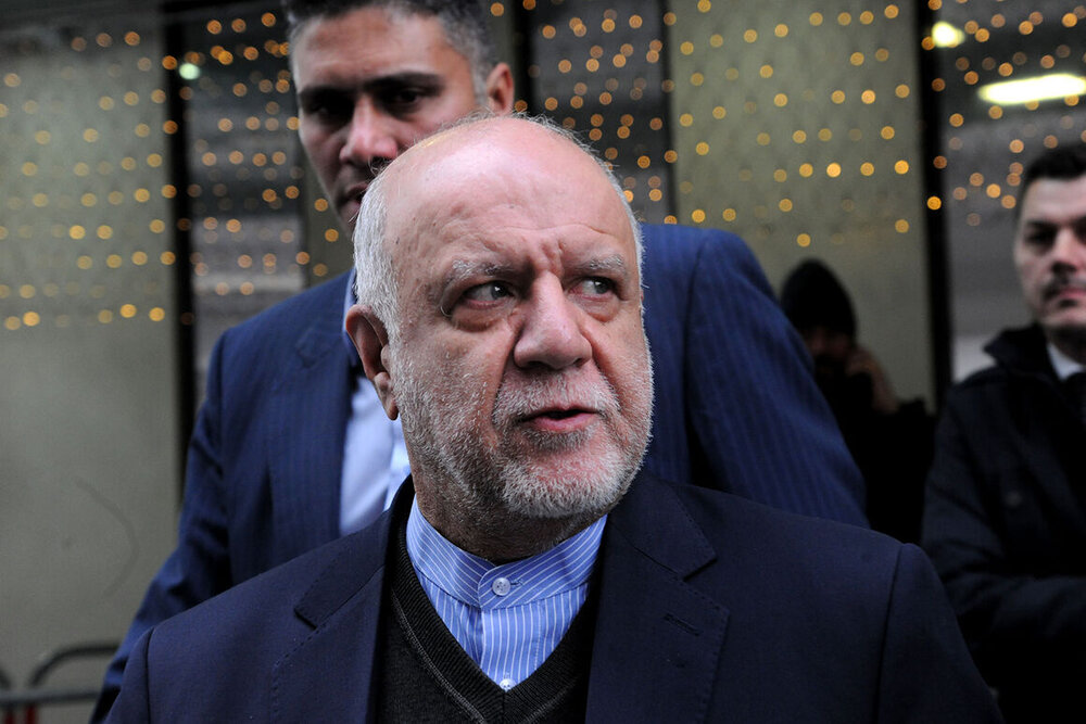 Oil market reeling from supply glut: Zanganeh