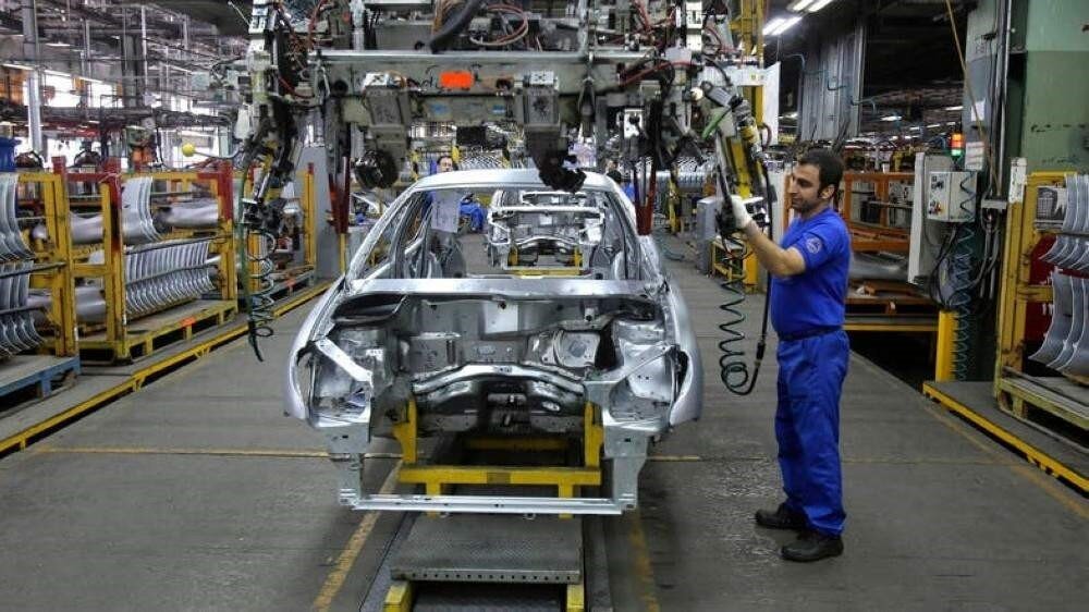 Passenger car output at 612,000 in 10 months
