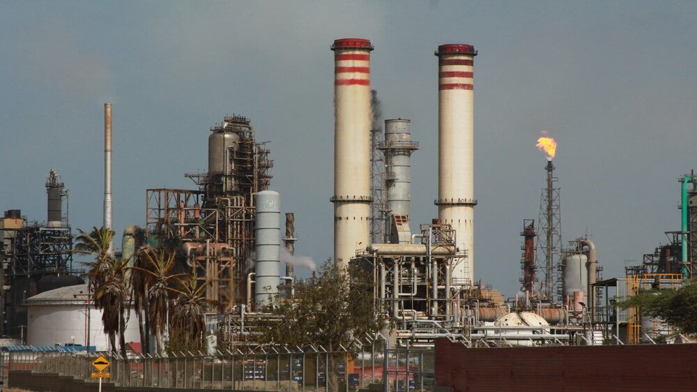 Iran sends second cargo of refinery materials to Venezuela