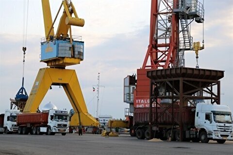 Over 4m tons of basic goods stored at Iranian ports