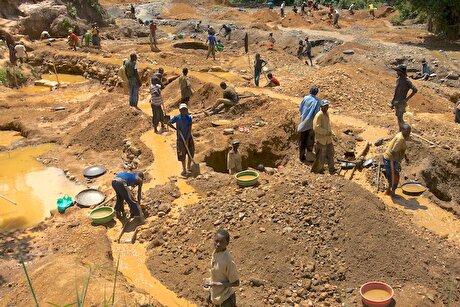 Around 30 people killed in Congo copper mine incident, officials say