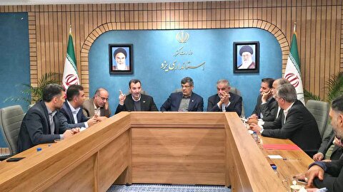 ​ A unison meeting between government officials and economic activists of Yazd and the presence of Mohammad Reza Babaei, Governor of Yazd, and Mohammad Masoud Samiei Nejad, IMIDRO’s Chairman of the Executive board of Directors and the designated repres