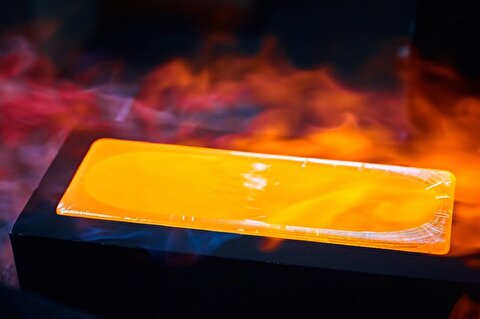 Gold price tops $4,500 for first time