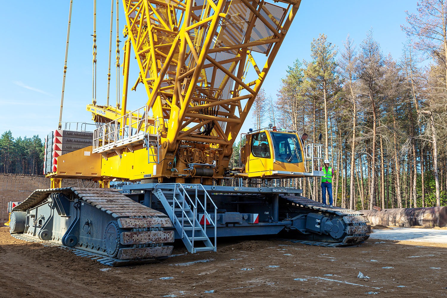 Optimising Heavy Lift Logistics: Strategic Crane Selection for Mine Site Maintenance, Expansion and Shutdowns Optimising Heavy Lift Logistics: Strategic Crane Selection for Mine Site Maintenance, Expansion and Shutdowns