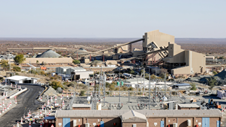 De Beers idles South Africa’s top diamond mine for two years