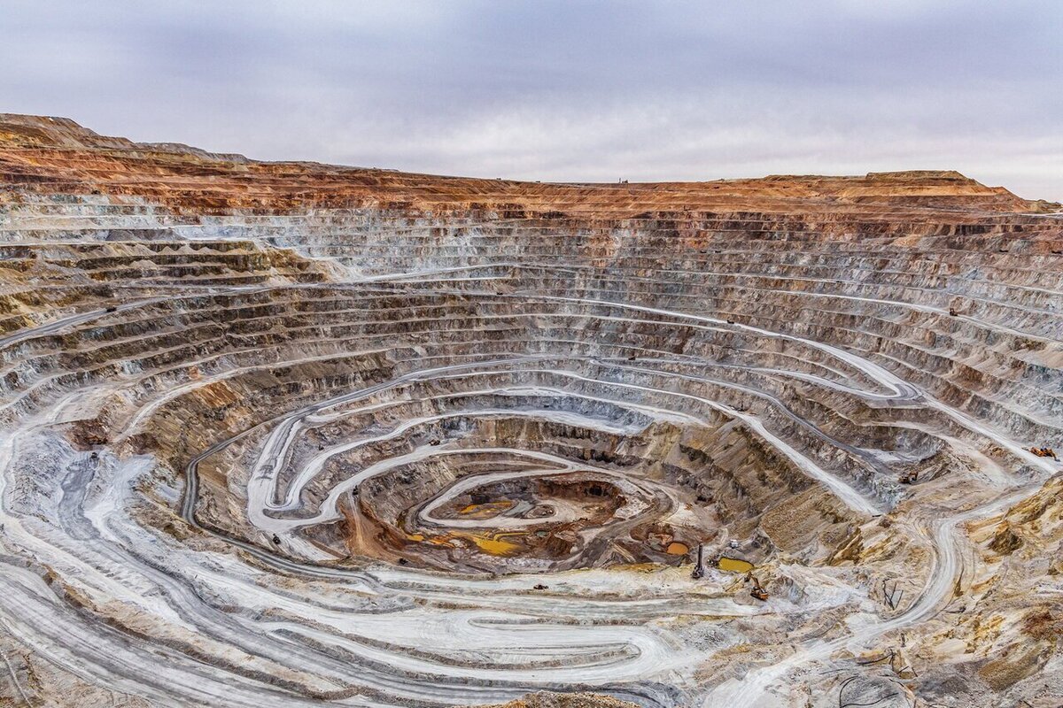 Record extraction of 9.4 million tons at Miduk; 40,000 tons of copper mineral at Sarcheshmeh