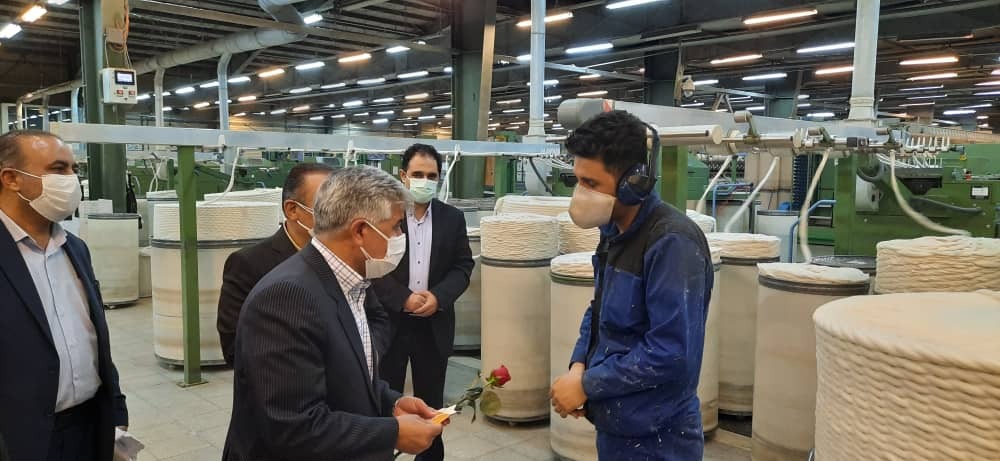 تجلیل از کارگران از سوی اداره امور شعب استان اردبیل