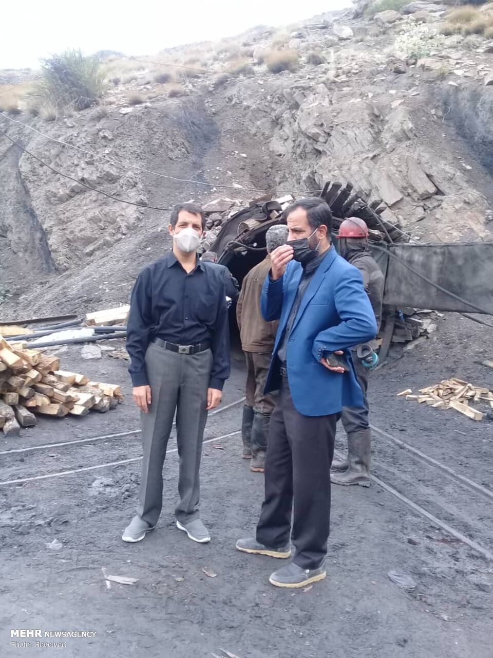 جستجو برای یافتن دو معدنچی مدفون شده در معدن زغال سنگ طزره