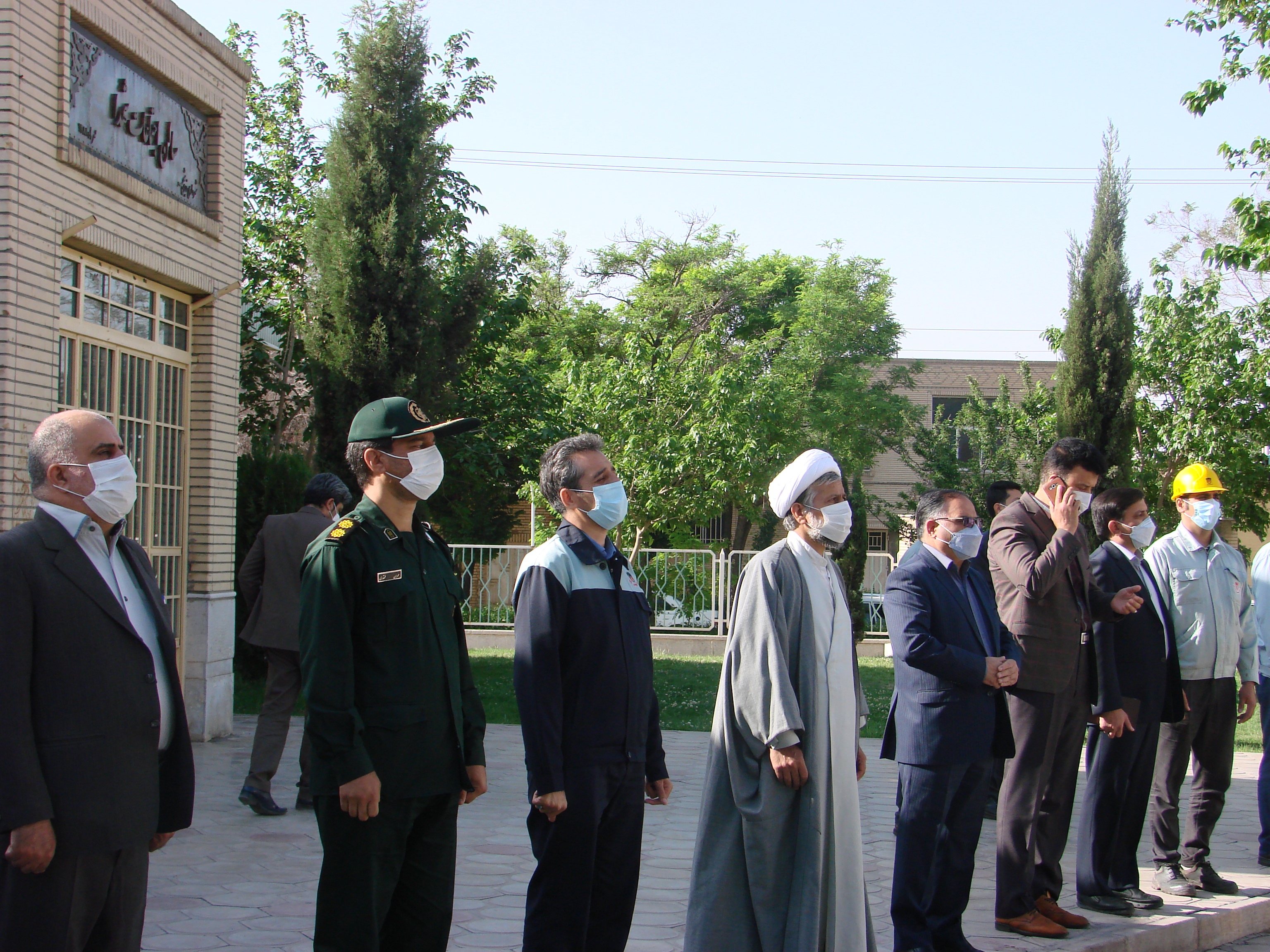 گرامیداشت روز کارگر در گلستان شهدای زرین شهر و ذوب آهن اصفهان