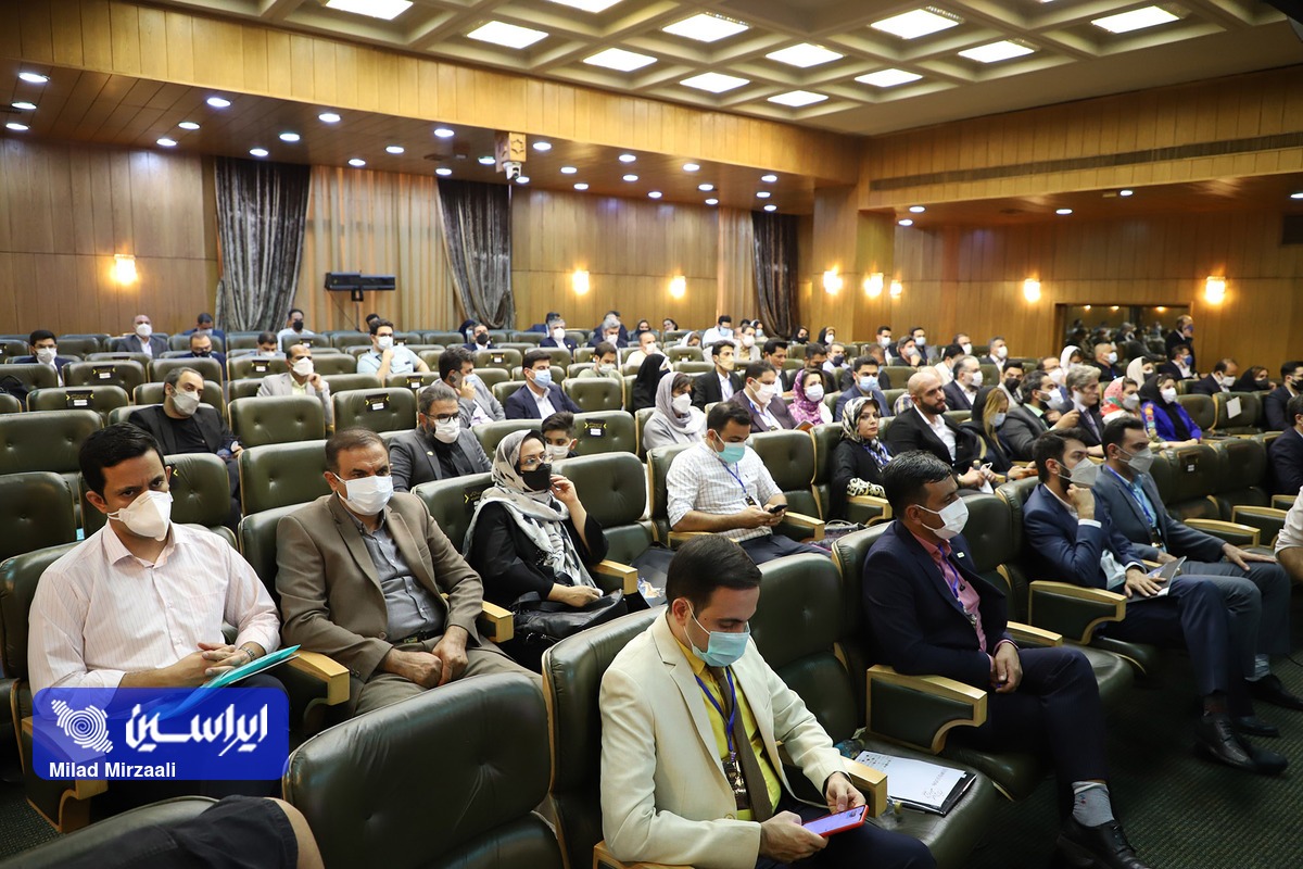 دریافت نشان عالی مدیر ارزش آفرین و تقدیر از عملکرد مدیریتی شرکت فولاد مبارکه