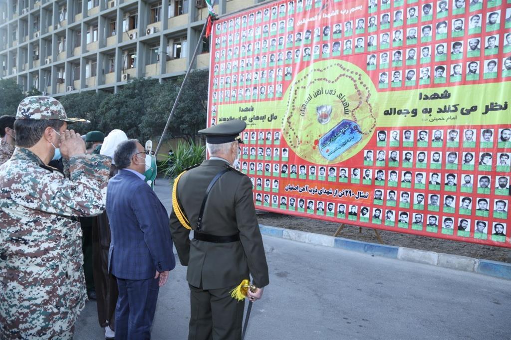 تلاشگران ذوب آهن اصفهان با عزم جهادی در سنگر تولید حضور فعال دارند
