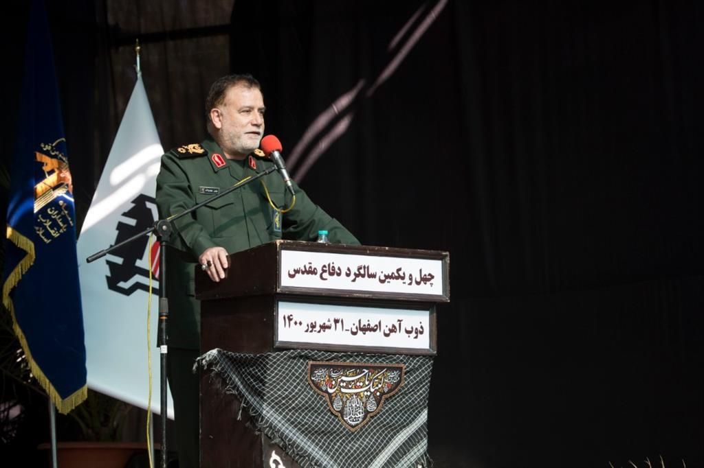 تلاشگران ذوب آهن اصفهان با عزم جهادی در سنگر تولید حضور فعال دارند