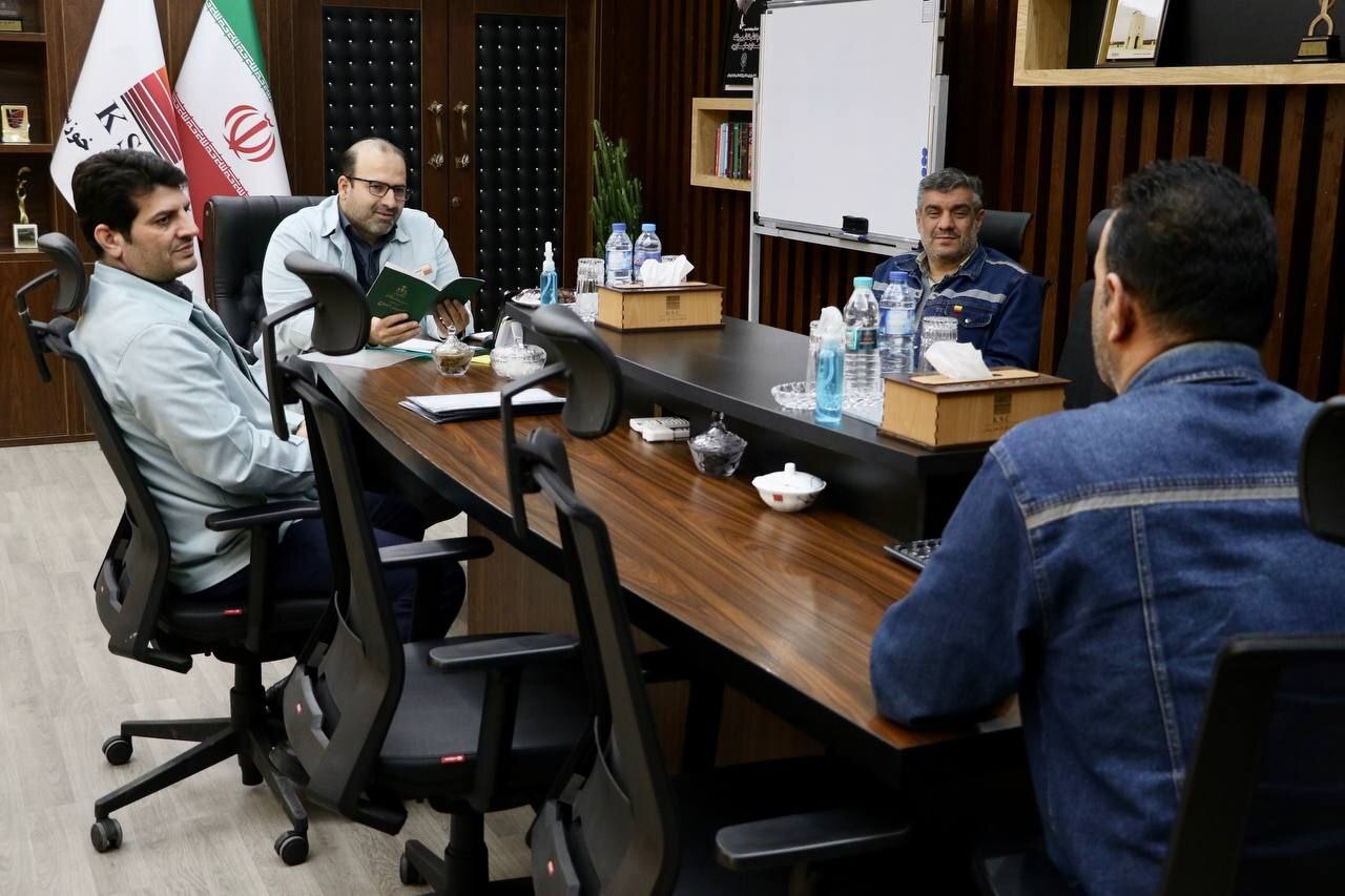 دیدار مدیرعامل با کارکنان شرکت فولاد خوزستان دیدار مدیرعامل با کارکنان شرکت فولاد خوزستان