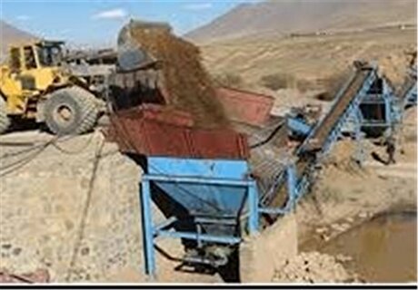 تنگی نفس شیراز به دلیل انتقال لاک‌پشتی معادن/ برداشت شن و ماسه آسمان غرب مرکز استان فارس را تیره و تار کرده است