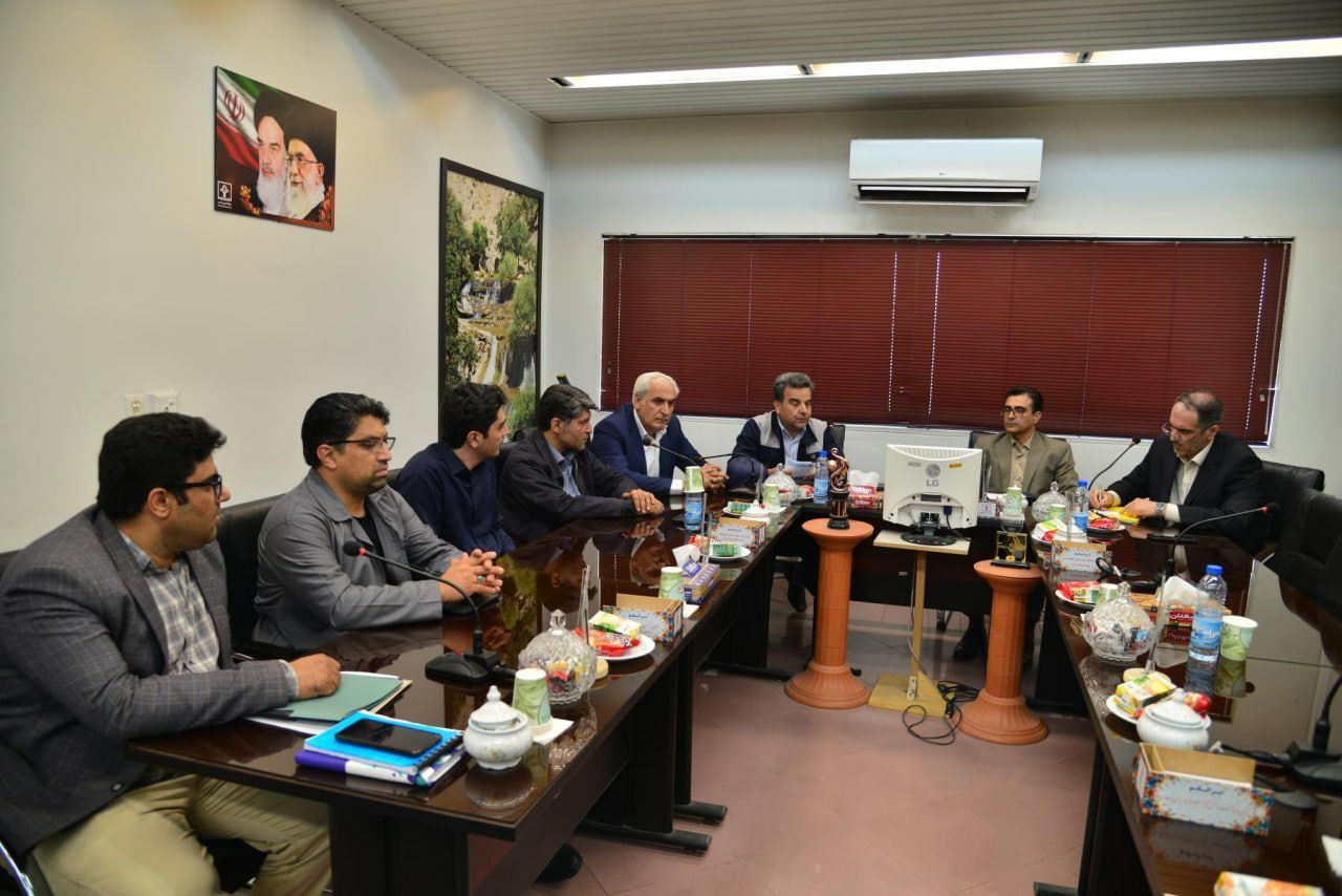 بازدید مهندس رستمی مدیرکل سازمان فنی و حرفه&zwnj;ای استان مرکزی از شرکت آلومینیوم ایران