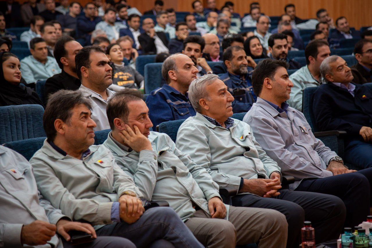 در هر شرکت فولادی موفق در کشور، ردپای کارکنان شرکت فولاد خوزستان دیده می‌شود