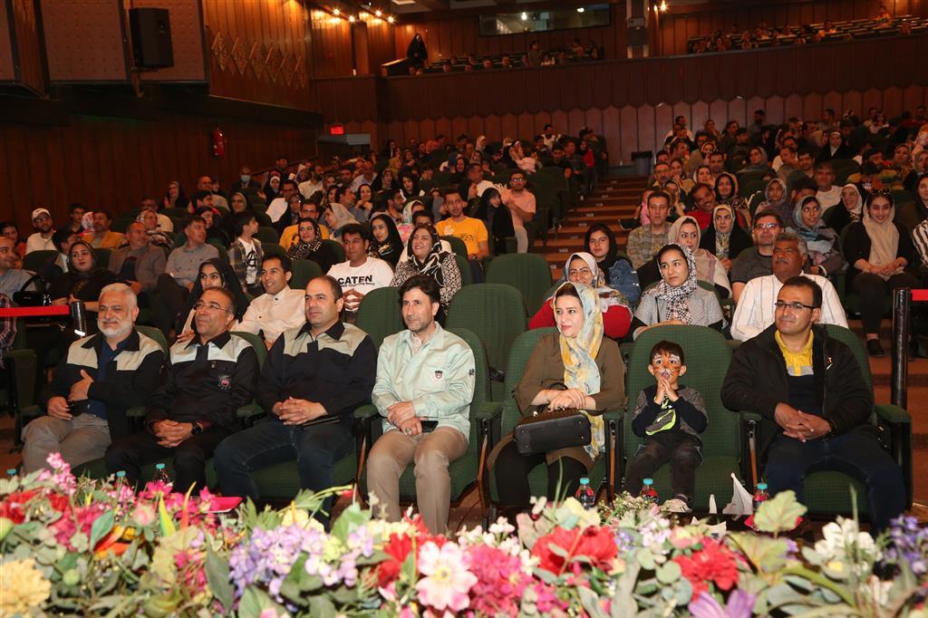 بازدید خانواده‌های ذوب آهنی از خط تولید در راستای ایجاد نشاط و افزایش بهره وری