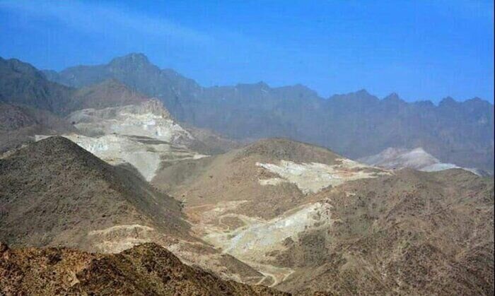 کوهستان کرکس در سراشیبِ نابودی کوهستان کرکس در سراشیبِ نابودی