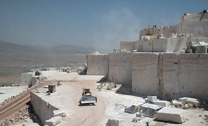 کوهستان کرکس در سراشیبِ نابودی کوهستان کرکس در سراشیبِ نابودی