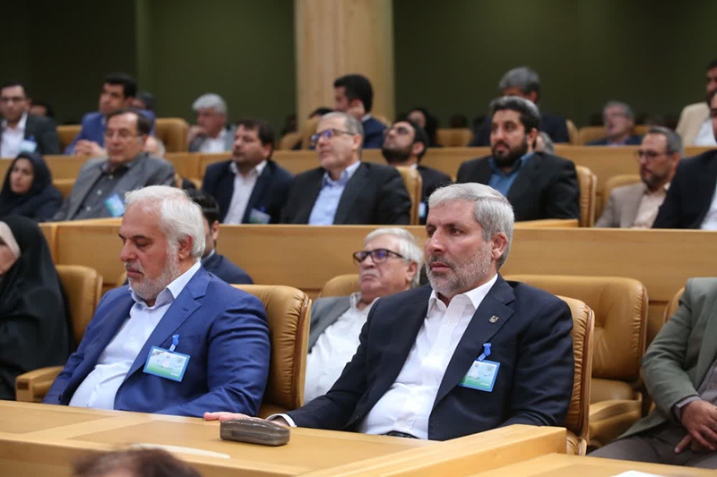 رفتار دولتمردان باید امیدآفرین باشد/ هیچ خط تولیدی نباید متوقف شود/ راهکار عبور از مشکلات اقتصادی مدیریت ظرفیت‌های داخلی است/ راهکار رفع مشکلات را در دست و لبخند بیگانگان دنبال نمی‌کنیم/ پارک‌های فناوری و دانش بنیان نقطه قدرت کشور است