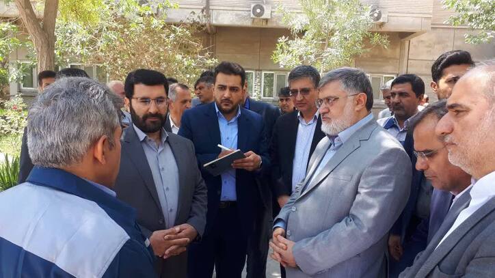 مشکلات دو واحد صنعتی در چهارمین روز از دهه تولید و تجارت به صورت میدانی بررسی شد.